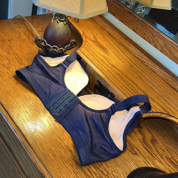 28A Women’s Bra Petite Fit Sexy Style No Underwire Navy Satin & Lace - Picture 3 of 16